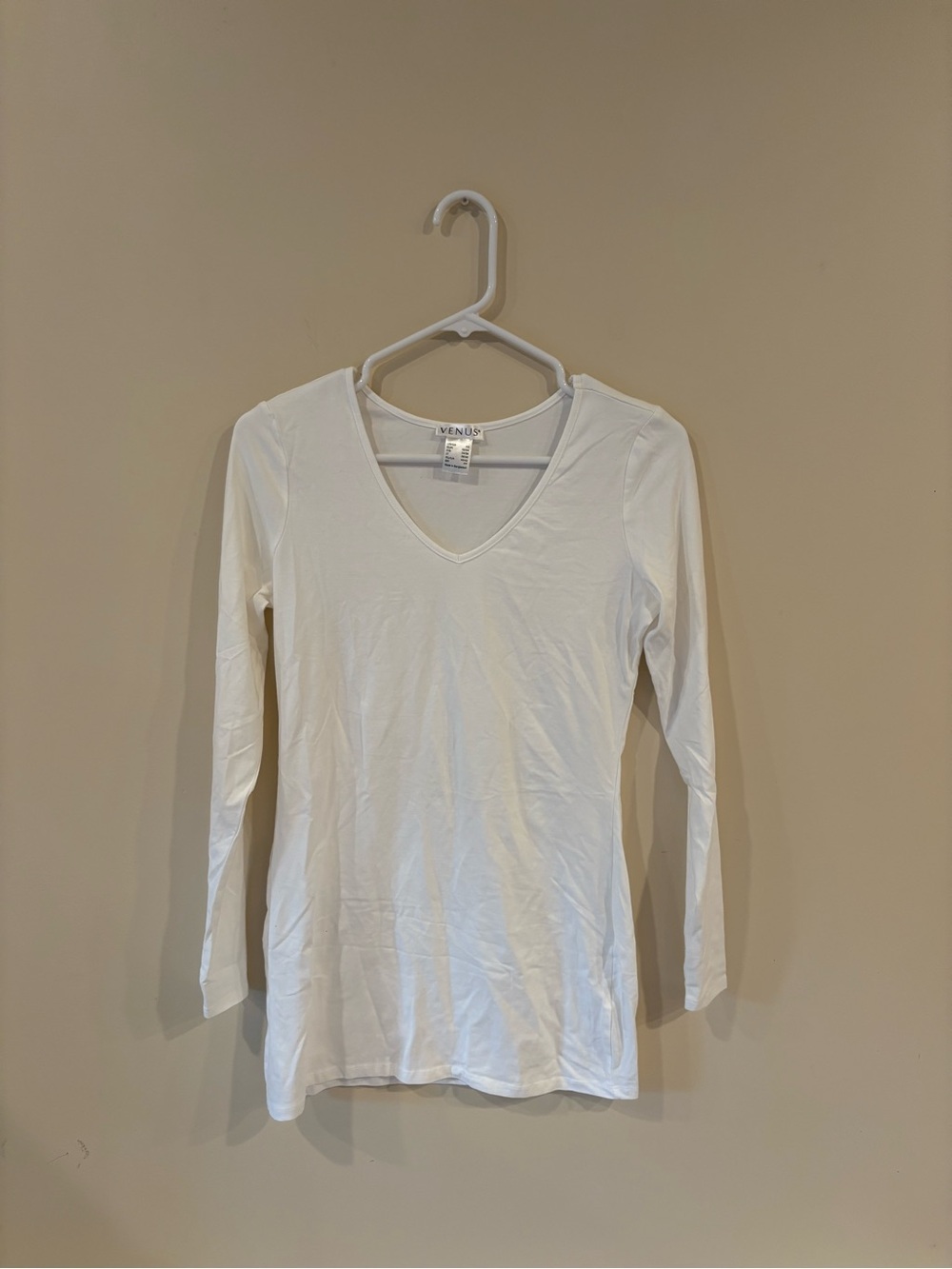 VENUS Long Sleeve V-Neck Top 🤍🕊️🐩